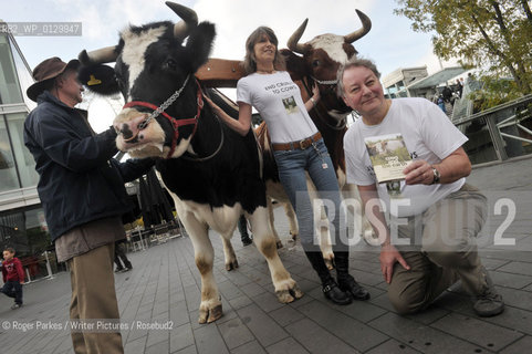 Chrissie Hynde joins author Ranchor Prime to launch Cows and the Earth: A Story of Kinder Dairy Farming ..copyright©Roger Parkes/Writer Pictures/Rosebud2