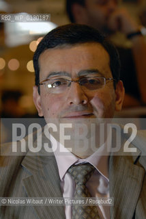 Image ID:  ..Paris Bookfair 2007 .Writer of Lastrologie karmique dEdgar Cayce appliquée : Découvrez le profil astral et les vies antérieures des personnalités .Copyright©Nicolas Wibaut/Writer Pictures/Rosebud2