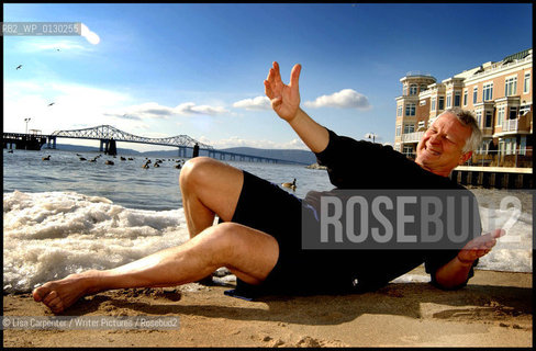 Joe Queenan, recreating scenes from Burt Lancaster movies..copyright©Lisa Carpenter/Writer Pictures/Rosebud2