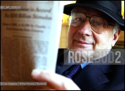 Joe Queenan, recreating scenes from Burt Lancaster movies..copyright©Lisa Carpenter/Writer Pictures/Rosebud2