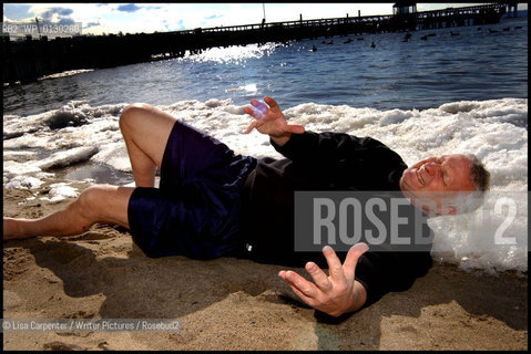 Joe Queenan, recreating scenes from Burt Lancaster movies..copyright©Lisa Carpenter/Writer Pictures/Rosebud2