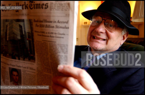 Joe Queenan, recreating scenes from Burt Lancaster movies..copyright©Lisa Carpenter/Writer Pictures/Rosebud2