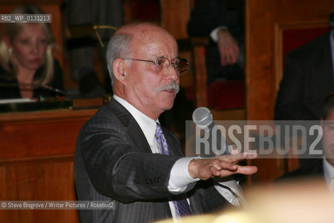 Prof. Jeremy Rifkin in Rome for 3 day workshop Towards Post-Carbon Era Press conference, Julius Caesar Hall, Campidoglio, Rome, Italy..copyright©Steve Bisgrove/Writer Pictures/Rosebud2