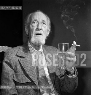 Scottish broadcaster, actor, journalist and writer Fyfe Robertson with Bruno Rafaelli (sp?) at Flappers Restaurant Edinburgh in April 1981...Copyright©Bill Newton/TSPL/Writer Pictures/Rosebud2