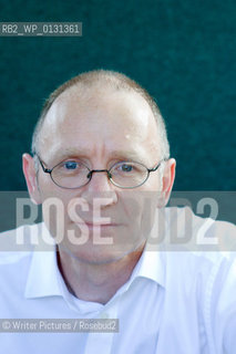 James Robertson Scottish  Writer shortlisted for the Booker Prize 2006. His new novel is©Writer Pictures/Rosebud2