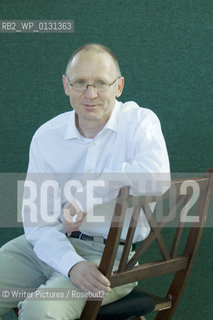 James Robertson Scottish  Writer shortlisted for the Booker Prize 2006. His new novel is©Writer Pictures/Rosebud2
