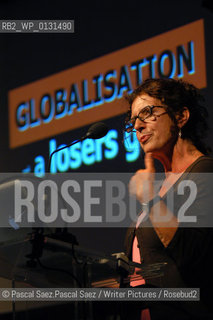 British Environmental and Peace activist and writer Anita Roddick, former Head of The Body Shop chain of beauty shops. Here at the Edinburgh International Book Festival 2004...Copyright©Pascal Saez.Pascal Saez/Writer Pictures/Rosebud2