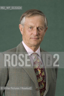 General Sir Michael Rose at The Edinburgh Book Festival  20/8/2007. CREDIT G©Writer Pictures/Rosebud2