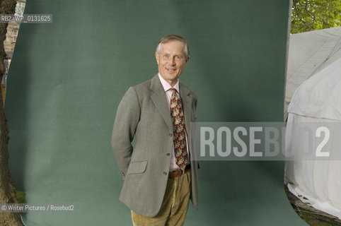 General Sir Michael Rose at The Edinburgh Book Festival  20/8/2007. CREDIT G©Writer Pictures/Rosebud2