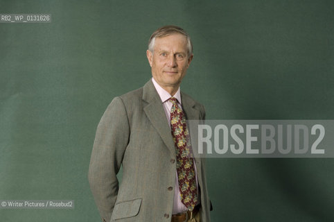 General Sir Michael Rose at The Edinburgh Book Festival  20/8/2007. CREDIT G©Writer Pictures/Rosebud2