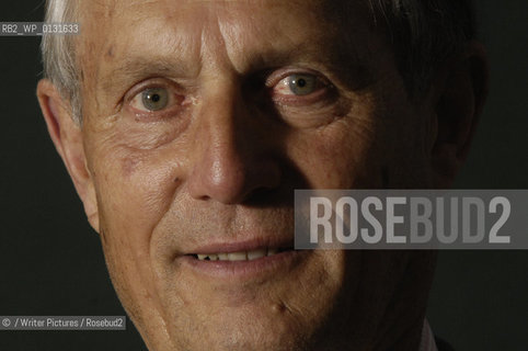 General Sir Michael Rose signs books at Edinburgh International Book Festival, 20/08/07..©/Writer Pictures/Rosebud2