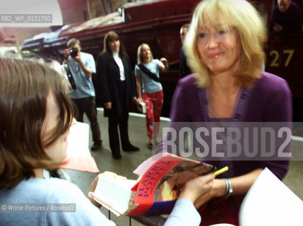 J K Rowling at the Edinburgh Book Festival 2004 CREDIT Geraint Lewis
©Writer Pictures/Rosebud2