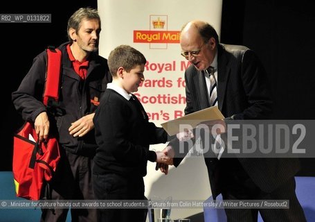 Royal Mail Scottish Childrens Book Awards, Edinburgh, 24/11/09:..©..Minister for culture hands out awards to school students...Picture from Colin Hattersley/Writer Pictures/Rosebud2