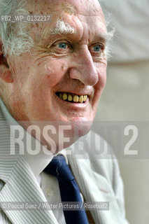15 August 2004 - Edinburgh, UK - British writer and political commentator Anthony Sampson, author of The Anatomy of Britain.at the Edinburgh International Book Festival ..©Pascal Saez/Writer Pictures/Rosebud2