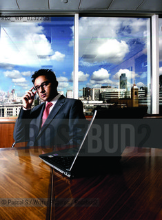 26 August 2005-Edinburgh, UK- British writer and expert on international law Philippe Sands. He has claimed that the planned invasion of Iraq was illegal, and that US and UK foreign policy are often in contravention of international law...Copyright©Pascal S/Writer Pictures/Rosebud2