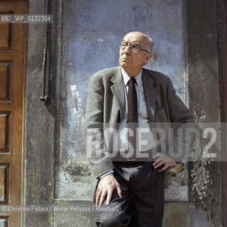 José Saramago.Nobel Prize-winning author.photographed in Lisbon, Portugal..Copyright©Christina Fallara/Writer Pictures/Rosebud2