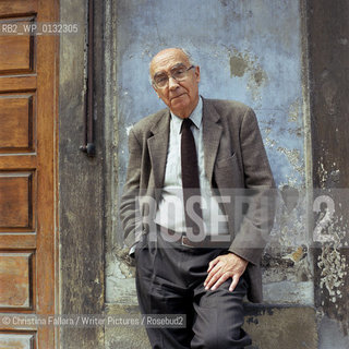 José Saramago.Nobel Prize-winning author.photographed in Lisbon, Portugal..Copyright©Christina Fallara/Writer Pictures/Rosebud2