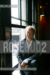British writer and historian Simon Schama at the Edinburgh International Book Festival...Copyright©Pascal Saez/Writer Pictures/Rosebud2