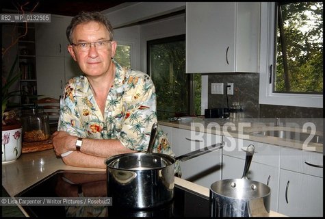 Simon Schama..copyright©Lisa Carpenter/Writer Pictures/Rosebud2