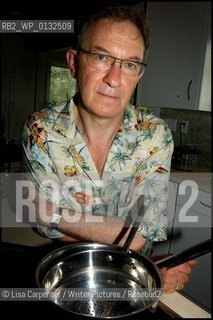 Simon Schama..copyright©Lisa Carpenter/Writer Pictures/Rosebud2