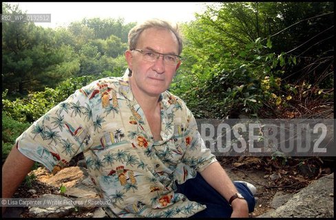 Simon Schama..copyright©Lisa Carpenter/Writer Pictures/Rosebud2