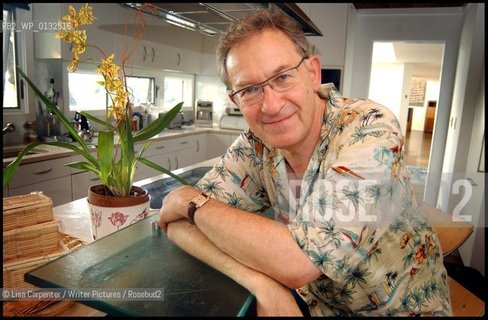 Simon Schama..copyright©Lisa Carpenter/Writer Pictures/Rosebud2