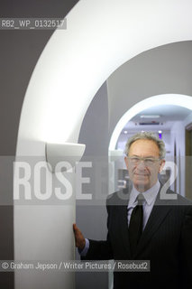 Simon Schama, Historian, photographed in London..copyright©Graham Jepson/Writer Pictures/Rosebud2