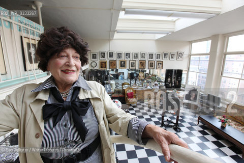 Edita Sherman in her Carnegie studio  in Manhattan, New York, USA..copyright©Dan Callister/Writer Pictures/Rosebud2