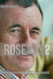 Writer Stuart Sim, author of Fundamentalist World: The New Dark Age of Dogma  at the Edinburgh International Book Festival 2004                              ..Copyright©Pascal Saez.Pascal Saez/Writer Pictures/Rosebud2