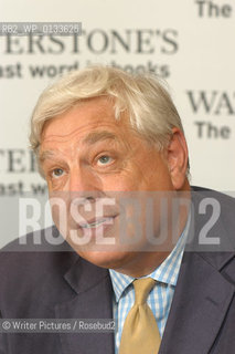 27/5/04.John Simpson at a book-signing after speaking at the University of East Anglia©Writer Pictures/Rosebud2