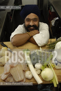 S2 Features, Chef Tony Singh prepares cullen skink (fish soup) at Oloroso restaurant, 04/10/05..©/Writer Pictures/Rosebud2