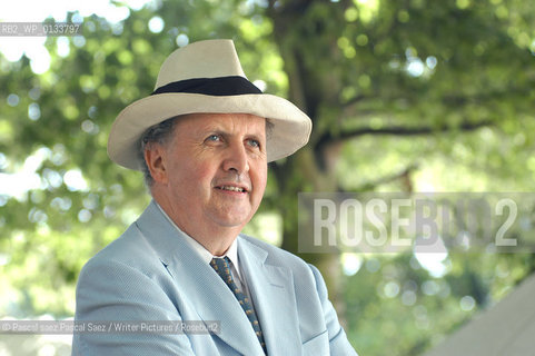 Internationally acclaimed Scottish writer Alexander McCall Smith (author of the No 1 Ladies detective agency) at the Edinburgh International Book Festival 2003...McCall Smith has also been for a long time professor of medical law at the University of Edinburgh, and advisor to the UNESCO and the British Government on bioethics.)..Copyright©Pascal saez.Pascal Saez/Writer Pictures/Rosebud2