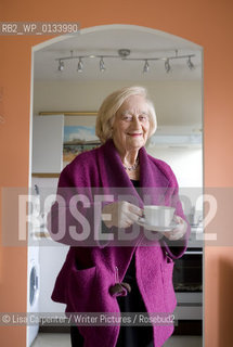 Bob Smith, who lectures on Shakespeare at the 92nd Street Y in  New York City..He is pictured here in his Wednesday afternoon class which is attended by people in age ranges from 60 to 102 ..copyright©Lisa Carpenter/Writer Pictures/Rosebud2