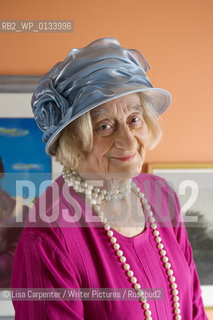 Bob Smith, who lectures on Shakespeare at the 92nd Street Y in  New York City..He is pictured here in his Wednesday afternoon class which is attended by people in age ranges from 60 to 102 ..copyright©Lisa Carpenter/Writer Pictures/Rosebud2