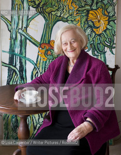 Bob Smith, who lectures on Shakespeare at the 92nd Street Y in  New York City..He is pictured here in his Wednesday afternoon class which is attended by people in age ranges from 60 to 102 ..copyright©Lisa Carpenter/Writer Pictures/Rosebud2