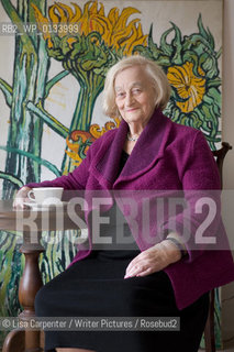 Bob Smith, who lectures on Shakespeare at the 92nd Street Y in  New York City..He is pictured here in his Wednesday afternoon class which is attended by people in age ranges from 60 to 102 ..copyright©Lisa Carpenter/Writer Pictures/Rosebud2