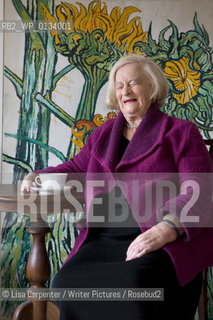 Bob Smith, who lectures on Shakespeare at the 92nd Street Y in  New York City..He is pictured here in his Wednesday afternoon class which is attended by people in age ranges from 60 to 102 ..copyright©Lisa Carpenter/Writer Pictures/Rosebud2