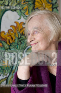 Liz Smith author and comediene.  Pic shows Lizs take on the traditional, serious author portrait.copyright©Graham Jepson/Writer Pictures/Rosebud2