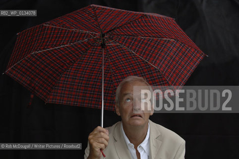 Jon Snow, The Edinburgh International Book Festival 2005..Copyright©Rob McDougall/Writer Pictures/Rosebud2