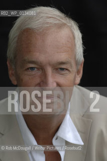 Jon Snow, The Edinburgh International Book Festival 2005..Copyright©Rob McDougall/Writer Pictures/Rosebud2