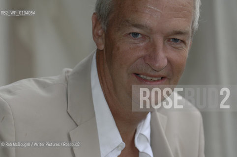 Jon Snow, The Edinburgh International Book Festival 2005..Copyright©Rob McDougall/Writer Pictures/Rosebud2