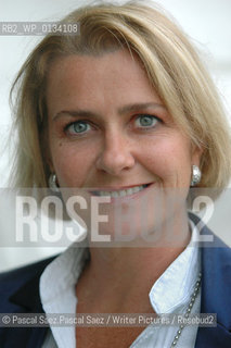 Spanish writer Almudena Solana, author of The Curriculum Vitae of Aurora Ortiz at the Edinburgh International Book Festival 2005..Copyright©Pascal Saez.Pascal Saez/Writer Pictures/Rosebud2