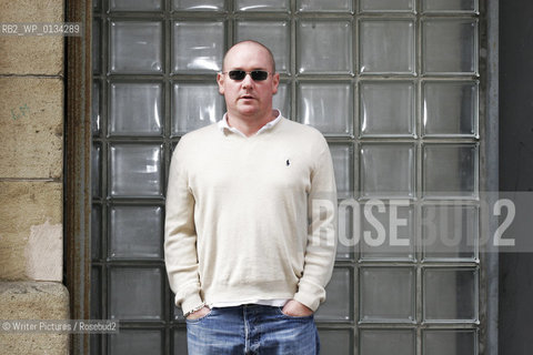  AWARD-WINNING PLAYWRIGHT GREGORY BURKE. AUTHOR OF GAGARIN WAY AND BLACK WATCH. EDINBURGH. 13 Jun 2007.© photograph by Tina Norris Tel: + 44 (0) 777 559 3830
©Writer Pictures/Rosebud2