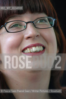 Scottish writer Zoe Strachan, author of Spin Cycle at the Edinburgh International Book Festival 2004..Copyright©Pascal Saez.Pascal Saez/Writer Pictures/Rosebud2