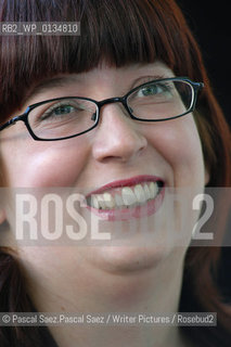 Scottish writer Zoe Strachan, author of Spin Cycle at the Edinburgh International Book Festival 2004..Copyright©Pascal Saez.Pascal Saez/Writer Pictures/Rosebud2