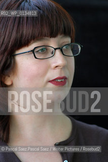 Scottish writer Zoe Strachan, author of Spin Cycle at the Edinburgh International Book Festival 2004..Copyright©Pascal Saez.Pascal Saez/Writer Pictures/Rosebud2