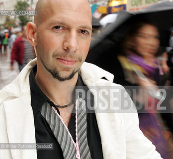 Author Neil Strauss who has written a book about about success with women, called the game
©Writer Pictures/Rosebud2