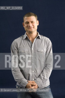 William Sutcliffe,Author and writer of Whatever Makes You Happy .CREDIT Geraint LewisWilliam Sutcliffe..Copyright©Geraint Lewis/Writer Pictures/Rosebud2