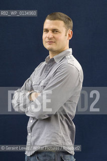 William Sutcliffe,Author and writer of Whatever Makes You Happy .CREDIT Geraint LewisWilliam Sutcliffe..Copyright©Geraint Lewis/Writer Pictures/Rosebud2