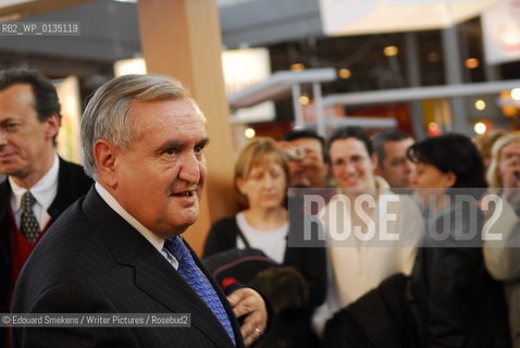Image ID:  .Jean-Pierre Raffarin.Paris Bookfair 2007 .Writer of La dernière marche : Lettre à Nicolas Sarkozy..Copyright©Edouard Smekens/Writer Pictures/Rosebud2